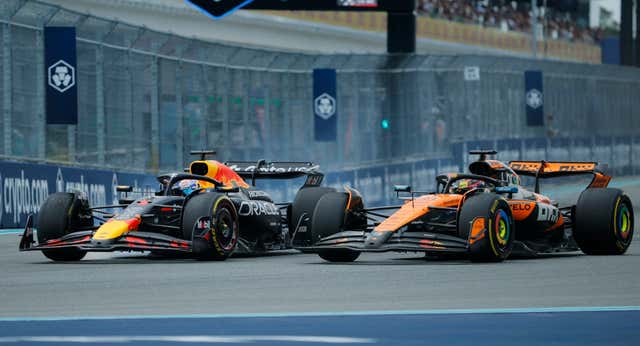 Oscar Piastri ya se permite sonreír; Carlos Sainz se queda a medias y chasco para Fernando Alonso