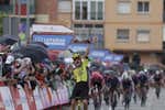 Marianne Vos se luce en la lluvia para lograr su triplete en La Vuelta