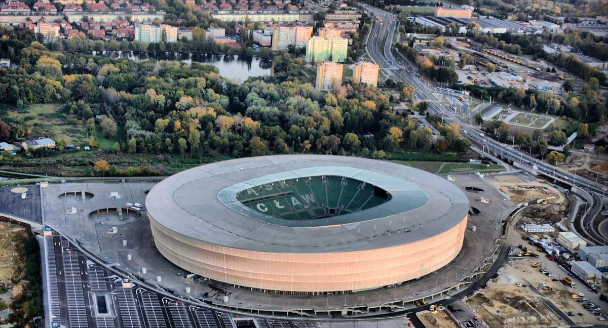 El Wrocław Stadium de Breslavia (Polonia), donde se jugará la final de la Conference League 2024/25.