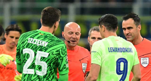 Arséne Wenger carga contra el VAR, en Polonia hablan de penalti a Lamine e Iturralde dicta sentencia: «Es objetivo»
