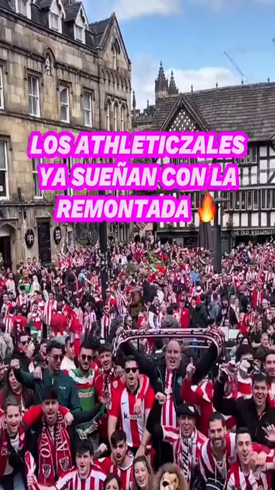 Los aficionados del Athletic Club inundan las calles de Manchester y confían en la gran remontada de esta noche.