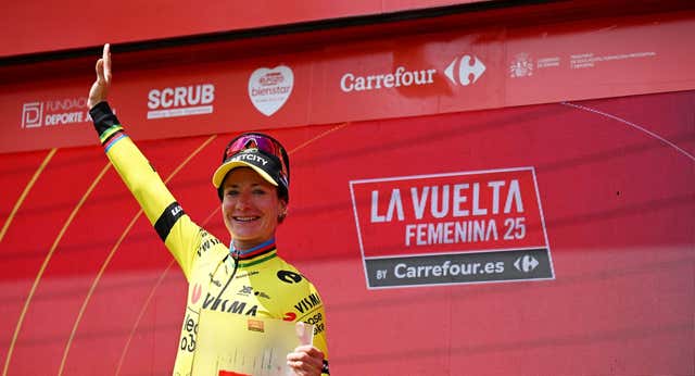 Marianne Vos logra una nueva victoria pero Demi Vollering sigue líder