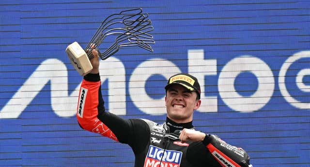 El español ‘Manugas’ González logra su tercera victoria y es más líder en Moto2