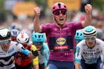 Pedersen recupera la 'maglia' rosa y los favoritos aplazan su batalla para otro día