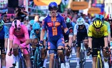 El 'desconocido' Van Uden se luce en la fiesta de los velocistas y Pedersen sigue de rosa