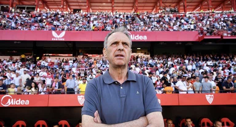 Joaquín Caparrós durante el Sevilla-Madrid.