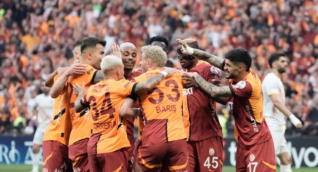 El Galatasaray de Morata completa el doblete en la tarde mágica de Fernando Muslera
