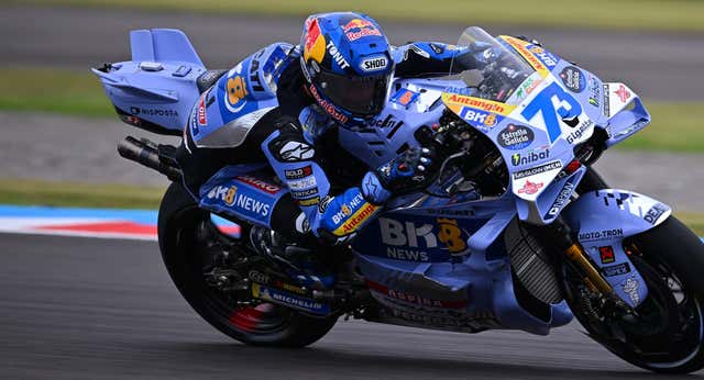 Álex Márquez se redime en el primer día de Silverstone con récord incluido y Quartararo confirma el paso adelante de Yamaha