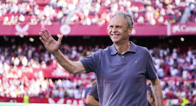 Joaquín Caparrós no cierra la puerta al Sevilla del futuro… pero se prepara para sus vacaciones: “Luego a Punta a comer mis buenas coquinas”