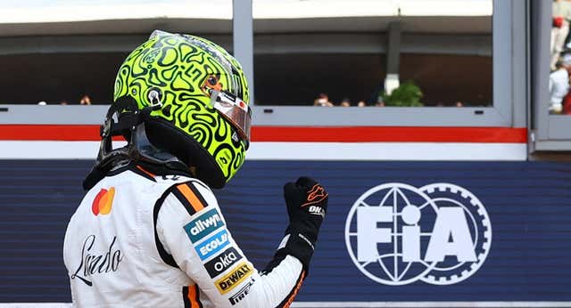 Lando Norris se lleva la pole más complicada del año y Fernando Alonso brilla desde la sexta plaza; Carlos Sainz, a remontar desde la undécima