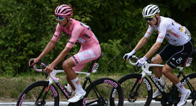 Una caída perjudica a Ayuso, que ya está a casi minuto y medio de Del Toro en la general del Giro