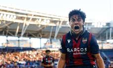El Levante asciende a LaLiga con un golazo de Carlos Álvarez en el 98'