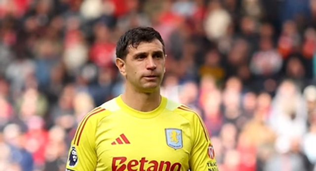 El Aston Villa dice adiós a la Champions y el Dibu mira la roja en el que pudo ser su último partido.