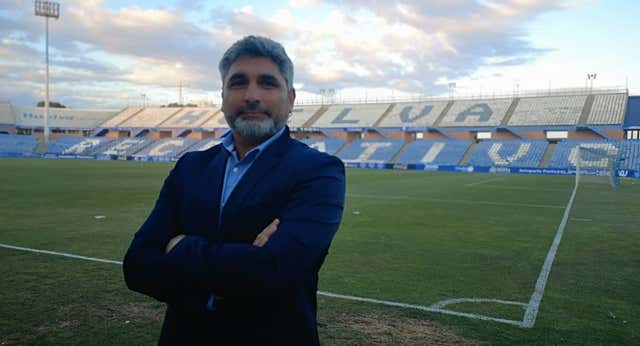 Tras ser vendedor ambulante, pastor evangélico y asesor en el Senado, Juan José Cortés se aventura ahora como presentador de ‘Válgame, qué golazo’: «Todos me dicen ‘eres el Josep Pedregol’»