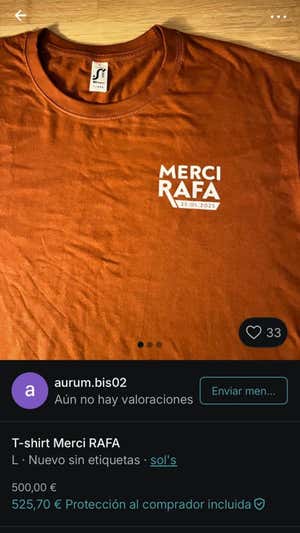 Camiseta del homenaje a Nadal por un precio de 500 euros.