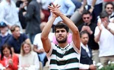 Carlos Alcaraz mantiene a raya sus debuts en el comienzo de la defensa de Roland Garros